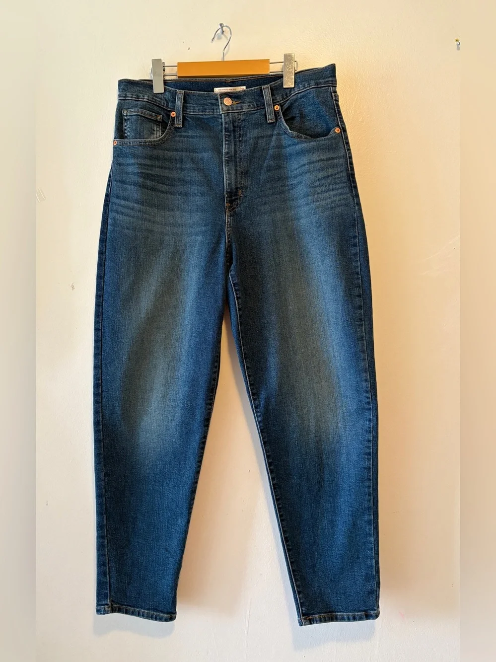 LEVI'S High Waisted Mom Jeans Size 32 In Medium Indigo Worn In - Blue - Picture 4 of 12